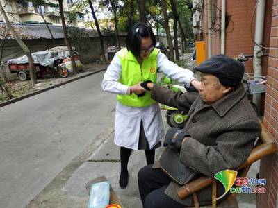 青白江家庭醫(yī)生團(tuán)隊(duì) 58支健康守護(hù)隊(duì)，貼心服務(wù)暖萬家